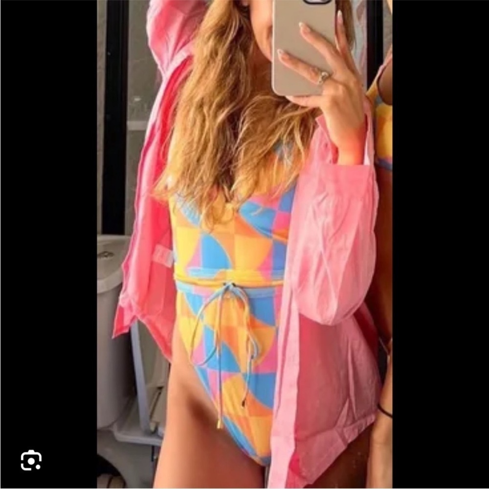 NWT Aurelle St. Tropez One Piece Belted Swimsuit Women’s Size Large Deep V Neck